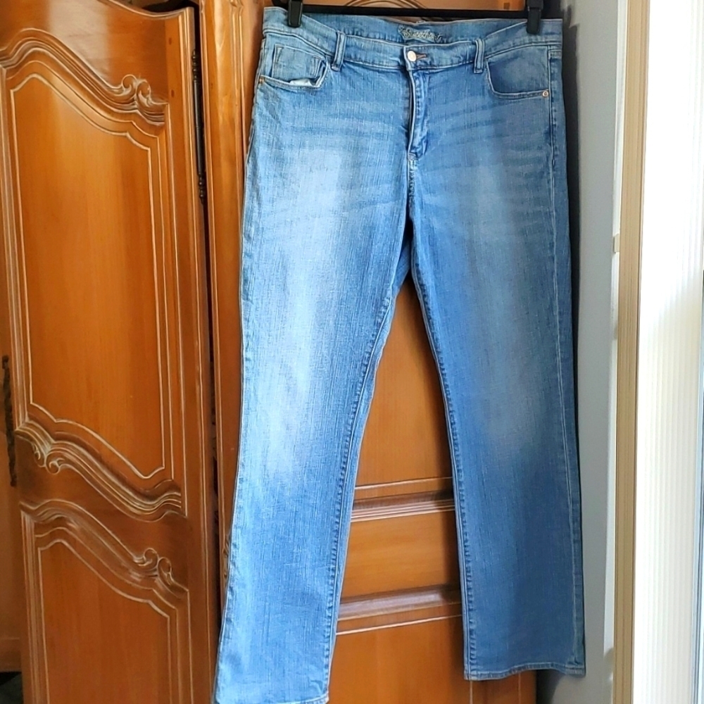 OLD NAVY, Womens blue jeans size 16R. THE SWEETHEART. Good used conditio…